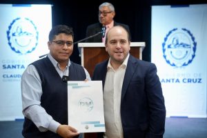 Vidal inauguró el nuevo Auditorio “Edmundo Águila” y anunció inversión superior a los $4.600 millones en obras para Perito Moreno