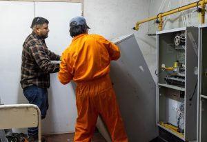 Se avanza con el desmantelamiento de calderas en las Escuelas Primarias N° 44 y N° 46 de Río Gallegos