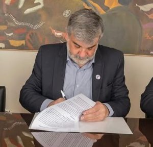 Firmaron un convenio para renovar el Plan de Mantenimiento Escolar en Puerto San Julián