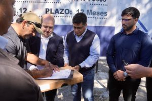 Claudio Vidal encabezó el inicio de obra del polideportivo de Perito Moreno