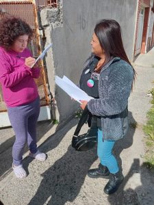 Se realizó un operativo de entrega de guardapolvos kits escolares para acompañar a las familias