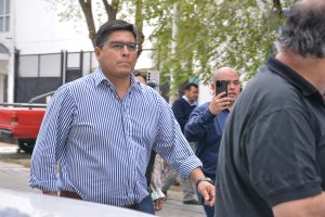 Claudio Vidal entregó vehículos y maquinaria para fortalecer servicios comunitarios e infraestructura