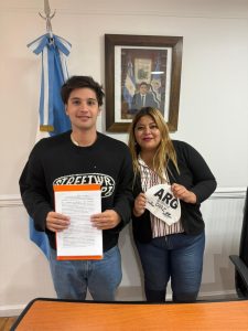 Santa Cruz impulsa el deporte: acompañamiento provincial al nadador Matías Díaz Hernández