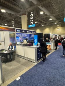 Santa Cruz se posiciona en PDAC con la inauguración del stand de FOMICRUZ