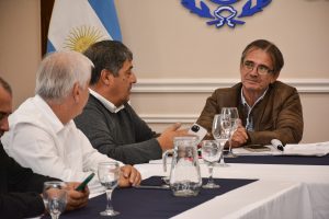 Luxen valoró que las operadoras no despedirán trabajadores y que se reactivará la actividad petrolera