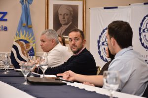 Luxen valoró que las operadoras no despedirán trabajadores y que se reactivará la actividad petrolera