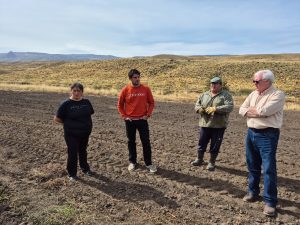 Los Antiguos: El Álamo es una chacra familiar que crece con trabajo y producción