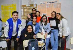 Docentes de Santa Cruz accedieron a más de mil cargos en los Actos Públicos de Ofrecimiento