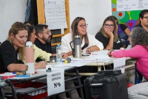 Docentes de Santa Cruz accedieron a más de mil cargos en los Actos Públicos de Ofrecimiento