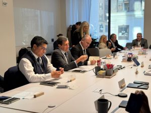 Claudio Vidal comenzó su agenda en Nueva York para mostrar el potencial productivo de Santa Cruz