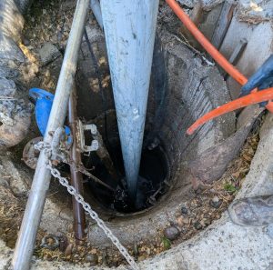 Caleta Olivia: realizan mantenimiento en la Estación Elevadora N°8 para optimizar el sistema cloacal