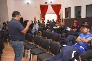 Trabajadores de Servicios Públicos se capacitan en sistemas de válvulas y control hidráulico