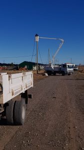 Perito Moreno: Servicios Públicos amplía la red eléctrica en el barrio Industrial
