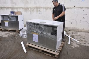 Educación llevó nuevas calderas para la Escuela 44 de Río Gallegos