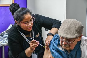 Realizaron jornada de vacunación antigripal en la Residencia Zumalacarregui