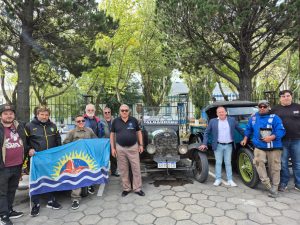 Autoridades Provinciales entregaron presente a los protagonistas de “Haydée: viaje al fin del mundo”