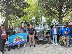 Autoridades Provinciales entregaron presente a los protagonistas de “Haydée: viaje al fin del mundo”