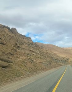 Vialidad Provincial realizó trabajos de mantenimiento de banquinas en la Ruta Nacional N° 40