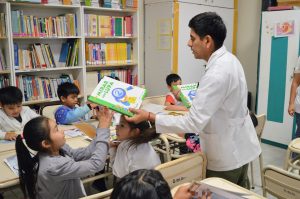 Educación entregó táblets y libros a escuelas primarias de Río Gallegos