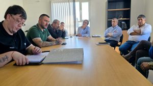 El Gobierno convocó a operadoras y gremios para avanzar en soluciones para la actividad petrolera