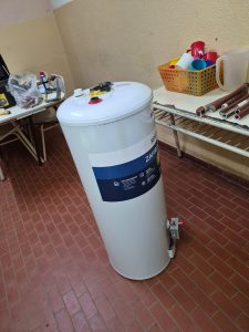 Continúan las tareas de mantenimiento en escuelas de Puerto San Julián