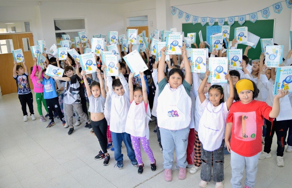 Finalizó la entrega de recursos tecnológicos a escuelas primarias de Río Gallegos