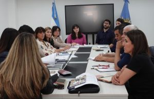 Salud y Educación unifican criterios para la intervención en salud mental dentro de las escuelas