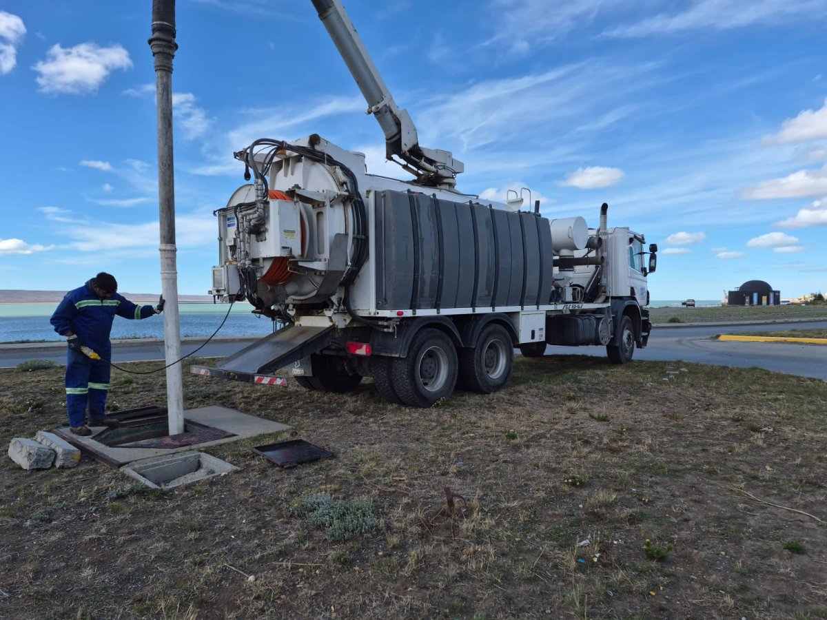 SPSE realizó trabajos de mantenimiento de cloaca y ampliación del suministro hídrico en Río Gallegos