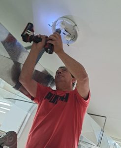 Avanza el operativo integral de mantenimiento en escuelas de Caleta Olivia, Puerto Deseado y Tellier