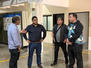 Claudio Vidal entregó nueva cancha de césped sintético a la Liga de los Barrios de Río Gallegos