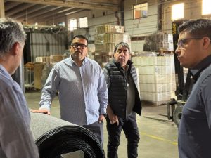 Claudio Vidal entregó nueva cancha de césped sintético a la Liga de los Barrios de Río Gallegos