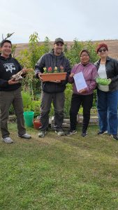 Producción entregó invernaderos sustentables en la Cuenca Carbonífera