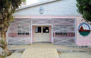 Entregaron recursos tecnológicos en escuelas primarias de Gobernador Gregores