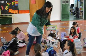Entregaron recursos tecnológicos en escuelas primarias de Gobernador Gregores
