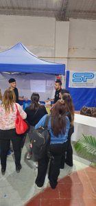 Servicios Públicos brindó servicios y asesoramiento técnico a vecinos de Caleta Olivia en el programa “Viva Barrio”