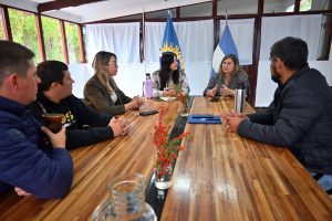 La ministra Ross concretó agenda de trabajo en Gobernador Gregores