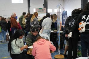 Viva Barrio en Puerto Deseado: la Caja de Previsión Social brindó asesoramiento y facilitó trámites a vecinos