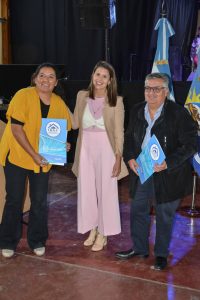 El Gobierno de Claudio Vidal y el IDUV entregaron títulos de propiedad a 19 familias de Gobernador Gregores tras años de espera