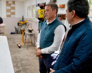 Autoridades provinciales recorrieron la Escuela Agropecuaria N° 1 de Gobernador Gregores