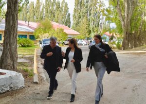 Autoridades provinciales recorrieron la Escuela Agropecuaria N° 1 de Gobernador Gregores