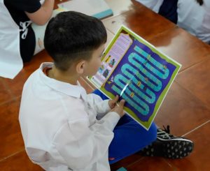 Educación continua con la entrega de táblets y libros a escuelas primarias de Puerto Deseado