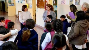 Educación continua con la entrega de táblets y libros a escuelas primarias de Puerto Deseado