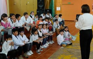 Educación continua con la entrega de táblets y libros a escuelas primarias de Puerto Deseado
