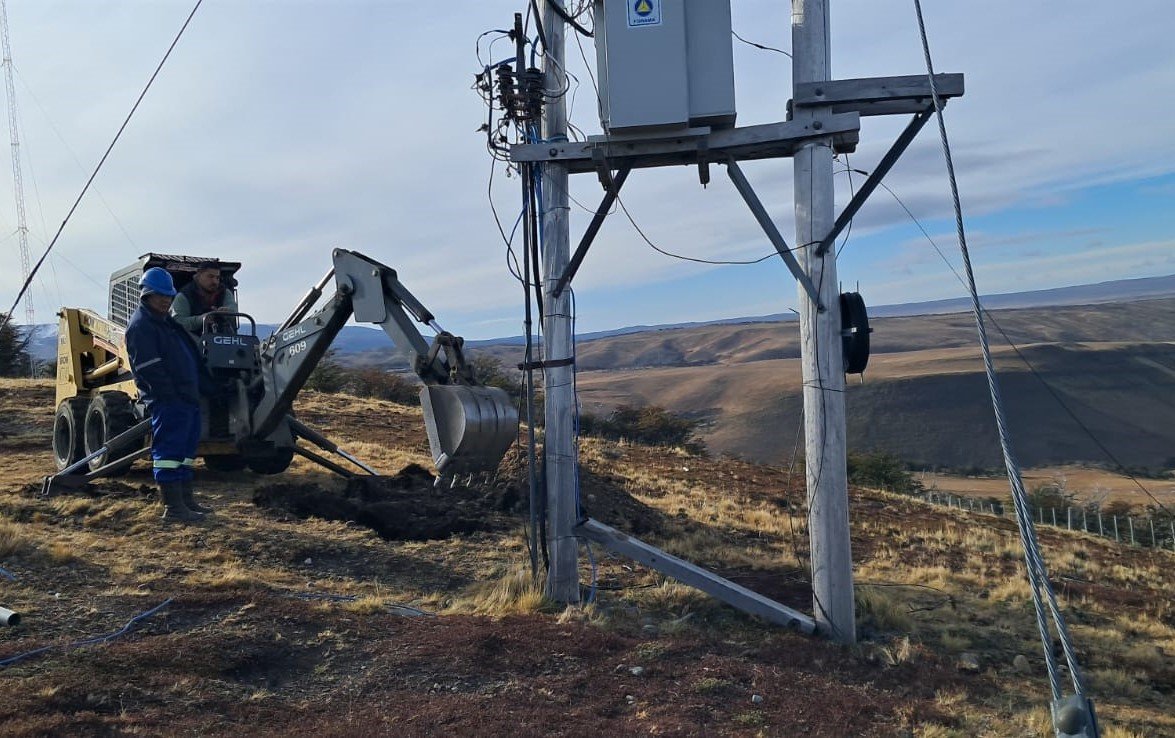 Continúan las tareas de mantenimiento y mejoras en servicios esenciales en Río Turbio y Julia Dufour