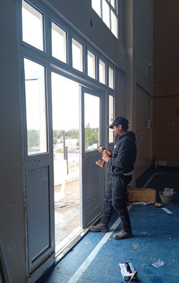 Realizan mejoras edilicias en la Escuela Primaria N° 73 de El Calafate