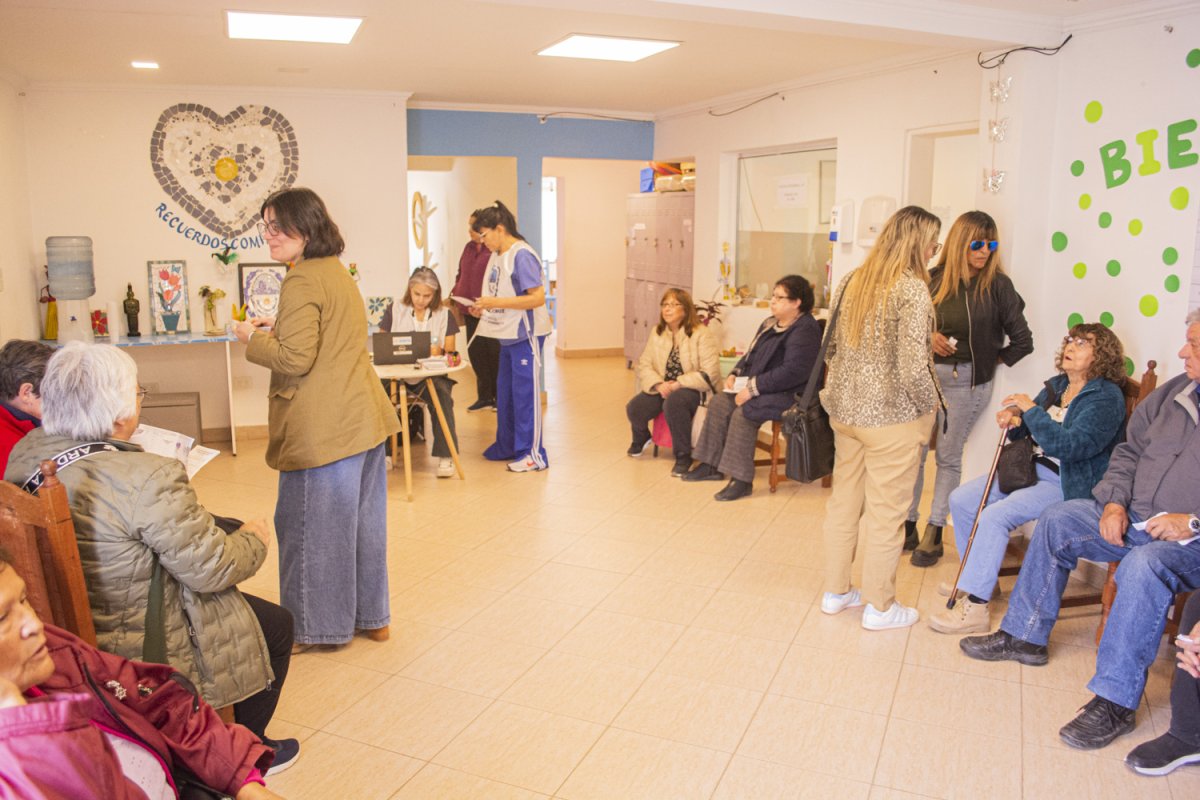 Se contó con amplia participación en jornada de salud para adultos mayores en Recuerdos Compartidos