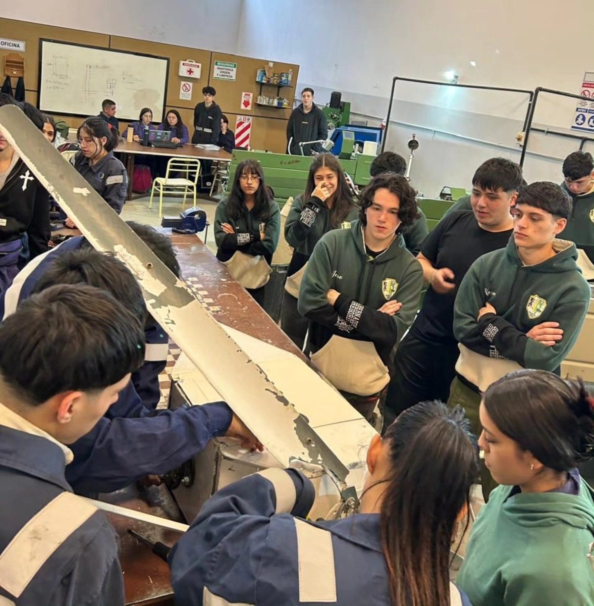 Morini: “Esta instancia permite que los estudiantes accedan a experiencias reales con maquinaria y producción”