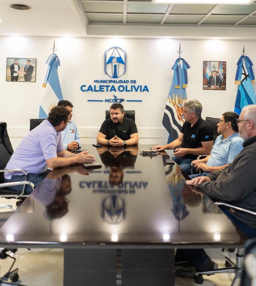 Servicios Públicos articula acciones para fortalecer servicios y seguridad en infraestructura pública para Caleta Olivia