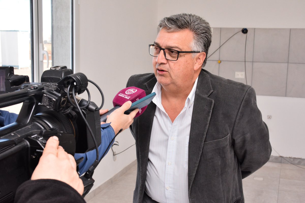 De La Torre anticipó que se trabaja en la organización del sorteo y adjudicación de 56 viviendas en Río Gallegos