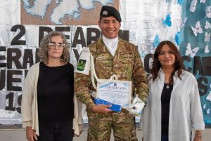 Río Turbio: Estudiantes del Secundario N° 4 construyen memoria con una muestra fotográfica de Malvinas